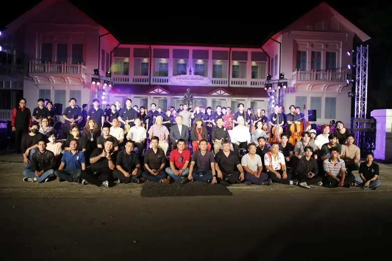 บรรยากาศ การแสดงดนตรีในสวน ครั้งสุดท้าย สถาบันดนตรี...