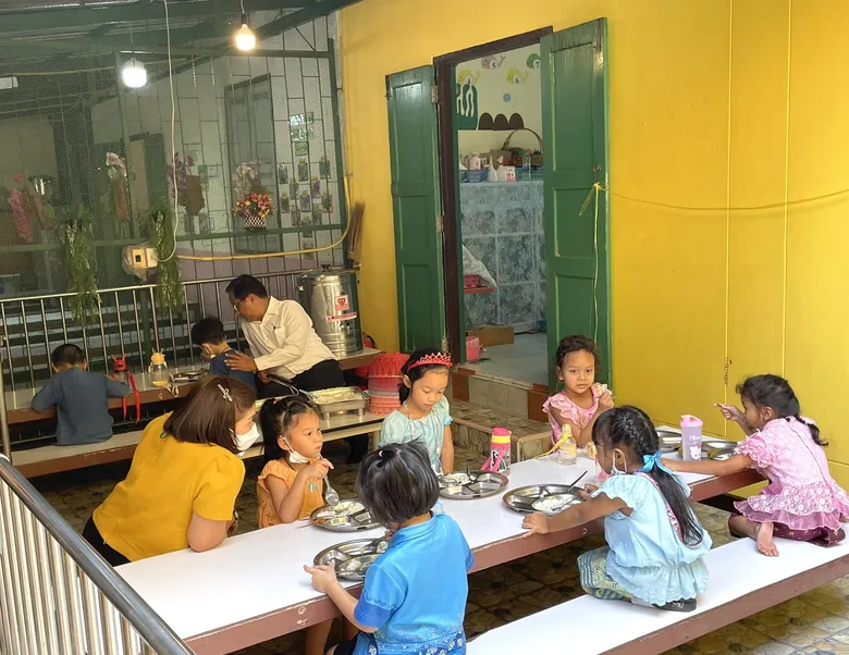 นำร่องห้องปลอดฝุ่นในศูนย์เด็กเล็ก กทม.พร้อมติดตั้งเครื่องฟอกอากาศ - หน้ากากป้องกันฝุ่น PM2.5