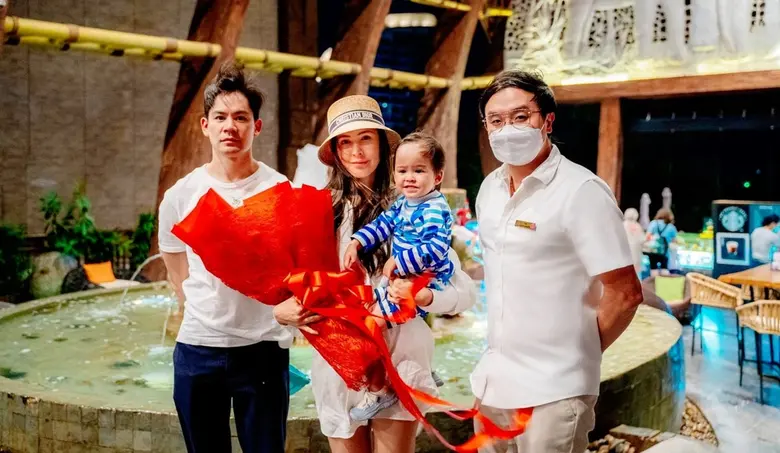Centara Grand Mirage Pattaya welcomes "Sririta" Jensen Narongdej and family