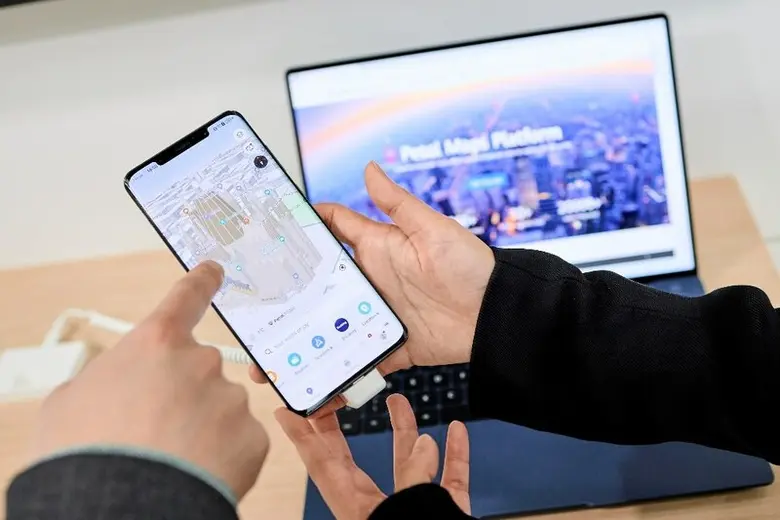 หัวเว่ย (Huawei) ได้จัดแสดงแอปพลิเคชันแผนที่นำทางพี...
