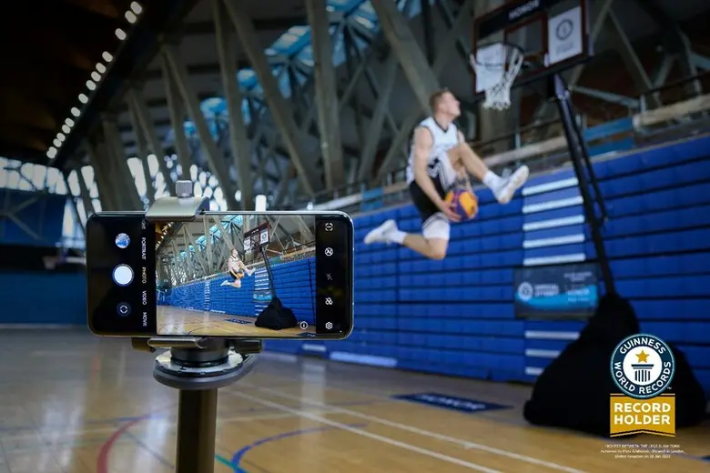HONOR Magic5 Pro Automatically Captures N...