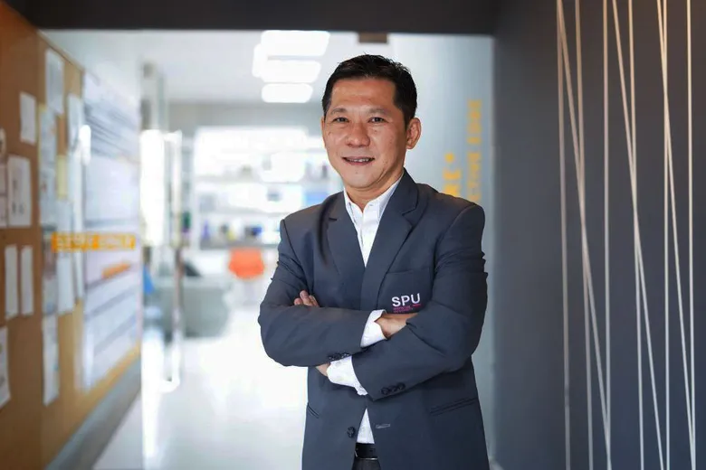 พาไป! ส่องความเจ๋ง SOA B-UNIT บริษัทจำลอง ของ DEKSOA ได้ทำงานจริงกับลูกค้า จากคณบดีคณะการออกแบบและสถาปัตยกรรมศาสตร์ SPU