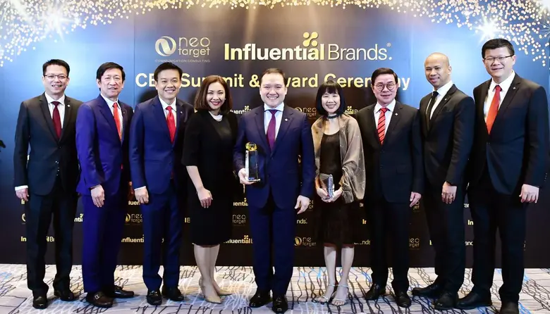 Frasers Property Group CEO Panote Sirivadhanabhakdi receives '2022 ASIA TOP CEO' award