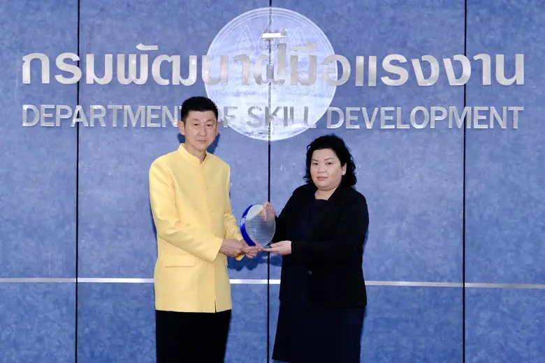 นายบุญชอบ สุทธมนัสวงษ์ ปลัดกระทรวงแรงงาน ...