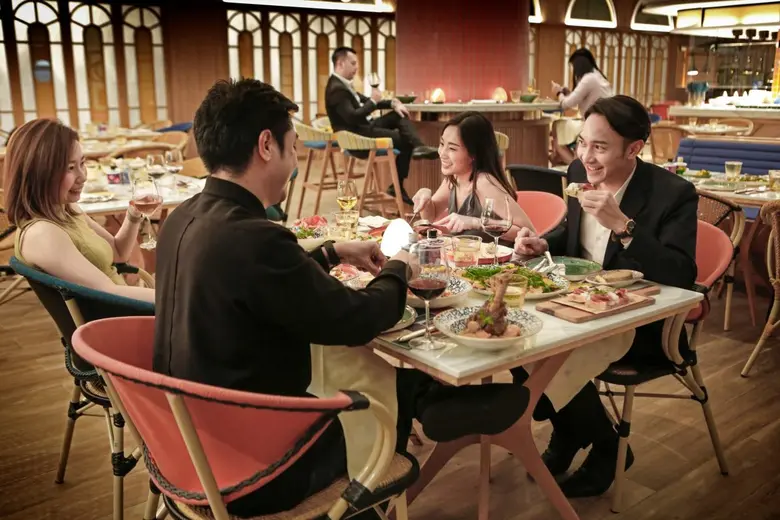 ความสุขยืดได้ พิซซ่าหรือพาสต้าสไตล์อิตาเลียน ทุกวันจันทร์และวันอังคาร ณ ห้องอาหารเวนติซี โรงแรมเซ็นทาราแกรนด์ฯ เซ็นทรัลเวิลด์