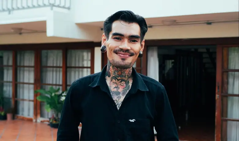 "เล็ก พงษธร กำบัง" ศิลปินคุณภาพดีกรีแชมป์...