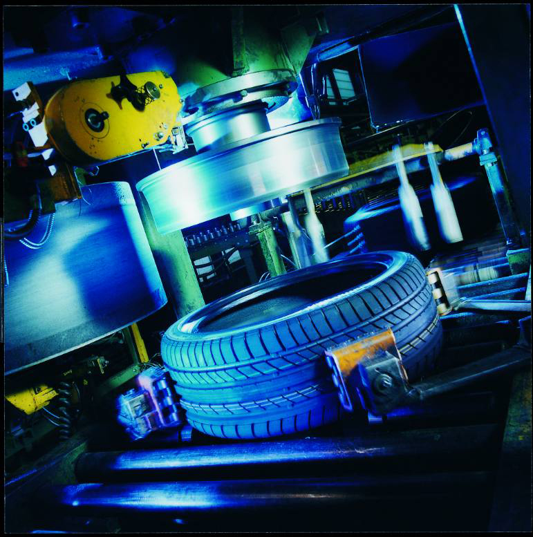 Siemens to equip Continental tire factories with automation technology