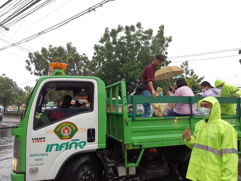 กทม.เตรียมพร้อมระบบระบายน้ำ ตรวจสอบความแข็งแรงต้นไม้ - ป้ายขนาดใหญ่ ป้องกันผลกระทบพายุฤดูร้อน