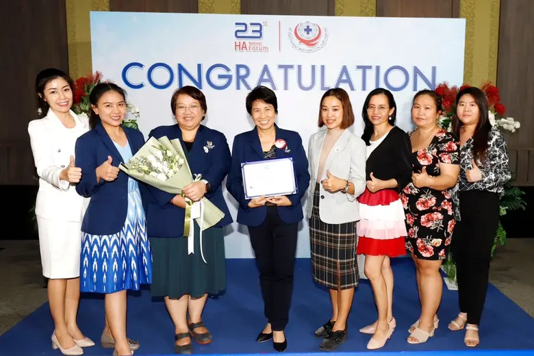 รพ.แพทย์รังสิต รับประกาศนียบัตรเป็นสถานพยาบาลผ่านการต่ออายุการรับรองกระบวนการคุณภาพ (Re-acccreditation) ครั้งที่ 2