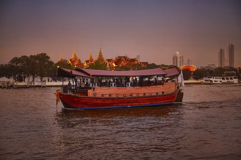 เฉลิมฉลองเทศกาลสงกรานต์ทั้งครอบครัว ที่ อนันตรา ริเวอร์ไซด์ กรุงเทพฯ รีสอร์ท
