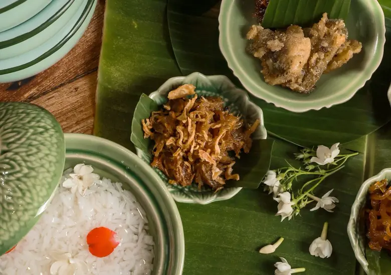 "ข้าวแช่ชาววัง" เมนูพิเศษรับหน้าร้อนที่ ล็อบบี้ เลาจน์ โรงแรมแชงกรี-ลา กรุงเทพฯ
