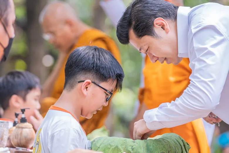 เทศกาลสงกรานต์ปีนี้ สงบเย็น อิ่มเอม ทั้งกายใจ เครือซีพี และทรู ชวนคนไทยเพลินทางธรรมไปกับ "สามเณรปลูกปัญญาธรรม ปี 9" ชมสดผ่านทุกแพลตฟอร์มทรู ได้แล้ววันนี้ - 7 พ.ค. 66