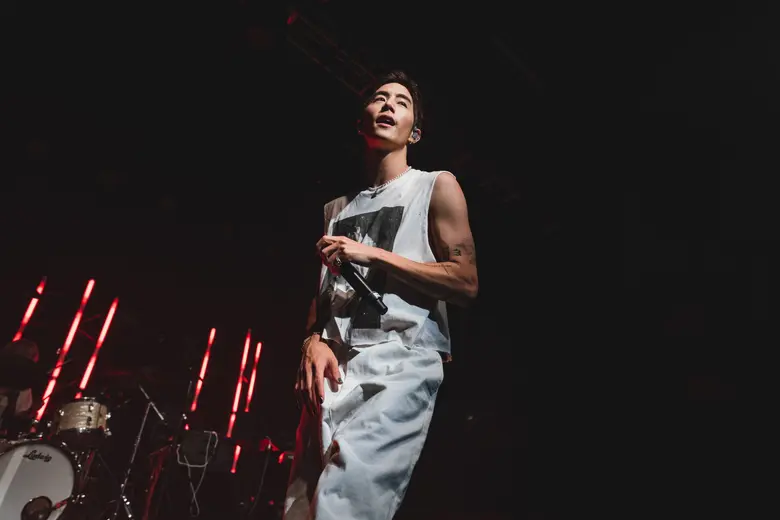 หลังจากที่ประกาศขายบัตร Mark Tuan The Oth...