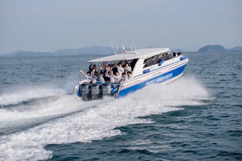 ยามาฮ่า มารีน ร่วมมือมหาวิทยาลัยสงขลานครินทร์ สร้างกิจกรรม CSR ส่งกฎหมายลงชุมชนและมอบอุปกรณ์การศึกษาให้ชุมชน