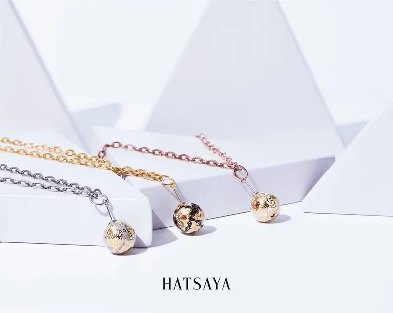 ไอคอนคราฟต์ เชิดชูเครื่องประดับสุดวิจิตรของไทย ในแคมเปญ "Bejeweled in Thai Style" ผลงานช่างฝีมือคนไทยที่งดงามระดับโลก