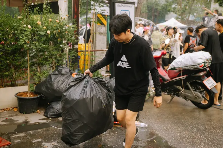 "อาเจไทย" บุกเหนือ อีสาน จัดกิจกรรมรับสงกรานต์ "AJE เพื่อนกันมันส์หลุดโลก" ส่งเสริมวัฒนธรรมประเพณีอันดีงามของไทย คืนกำไรสู่สังคม