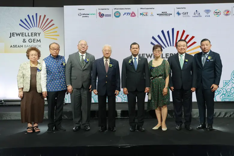นายเอกภัทร วังสุวรรณ รองปลัดกระทรวงอุตสาห...