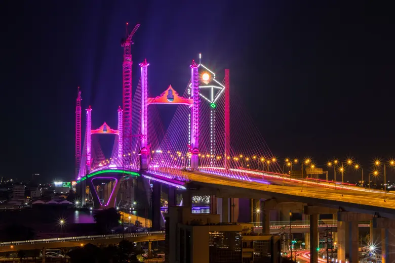 ช.การช่าง สร้างเสร็จแล้ว 100% สะพานขึงคู่ขนานข้ามแม่น้ำเจ้าพระยา พร้อมเผยความหมายไฟประดับ