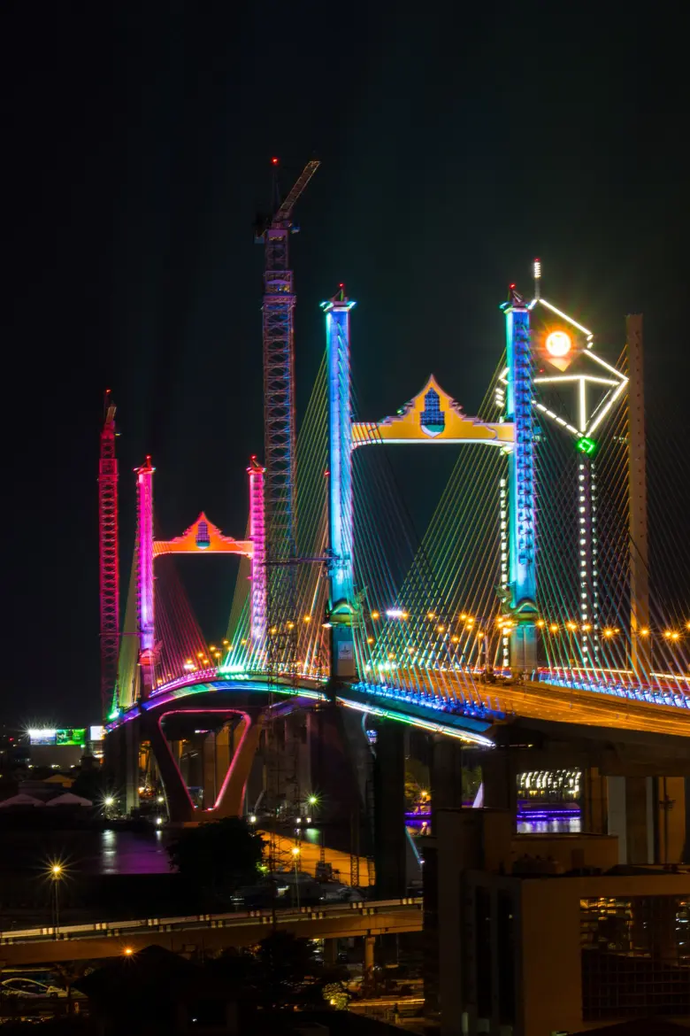 ช.การช่าง สร้างเสร็จแล้ว 100% สะพานขึงคู่ขนานข้ามแม่น้ำเจ้าพระยา พร้อมเผยความหมายไฟประดับ