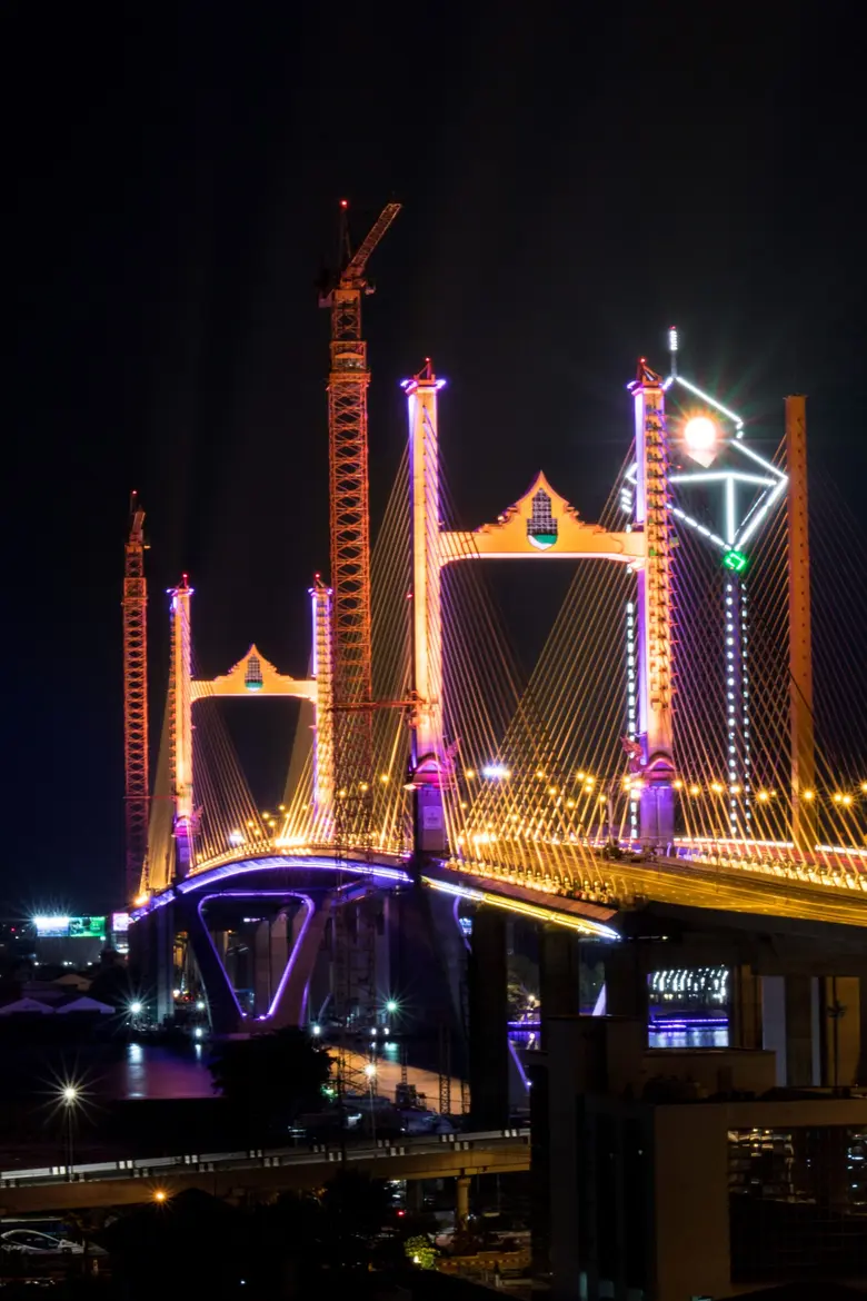 ช.การช่าง สร้างเสร็จแล้ว 100% สะพานขึงคู่ขนานข้ามแม่น้ำเจ้าพระยา พร้อมเผยความหมายไฟประดับ
