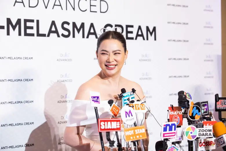 "บุ๋ม ปนัดดา" เพื่อประชาชน เผยความลับหน้าเด็ก กับ Dr.JiLL ADVANCED ANTI-MELASMA CREAM ในราคาที่ทุกคนจับต้องได้