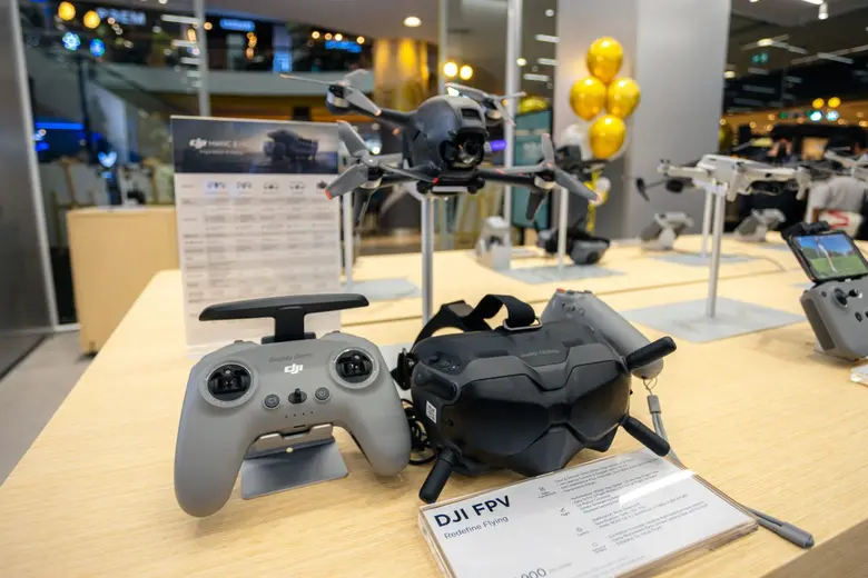 เปิดตัว DJI Experience Store สาขาเซ็นทรัลเชียงใหม่ ตอบโจทย์ทุกประสบการณ์การเล่าเรื่องทางอากาศของโดรนเลิฟเวอร์ภาคเหนือ พร้อมชวนสัมผัสสุดยอดโดรนแฟลกชิปใหม่ล่าสุด DJI Mavic 3 Pro