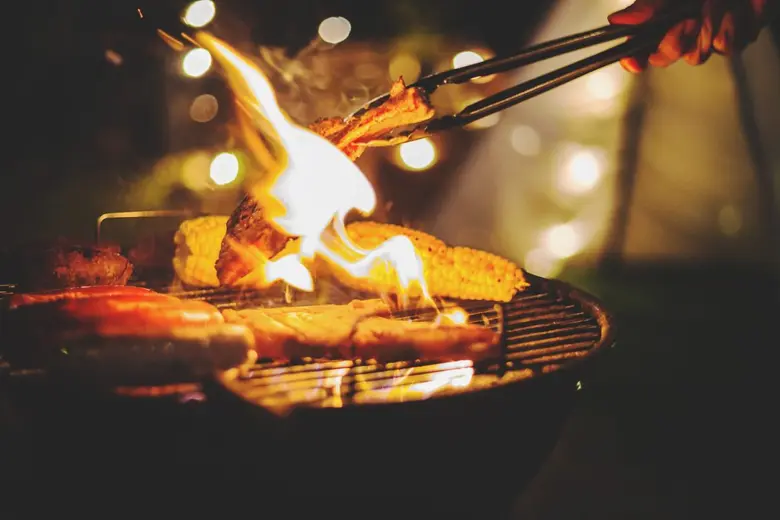 ขอเชิญมาลิ้มลอง BBQ Seafood by Weight Din...