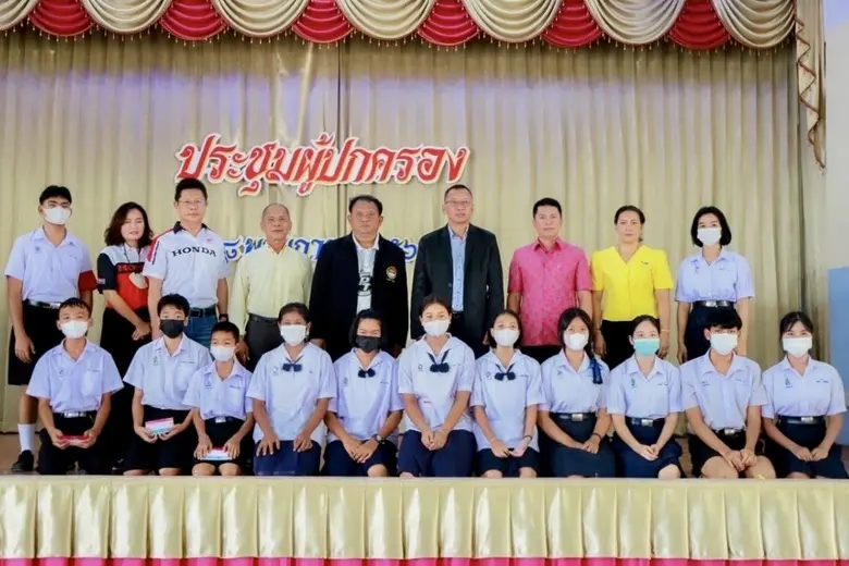 นายวิศรุธ เพ็งสุวรรณ์ ผู้ช่วยผู้จัดการฝ่า...