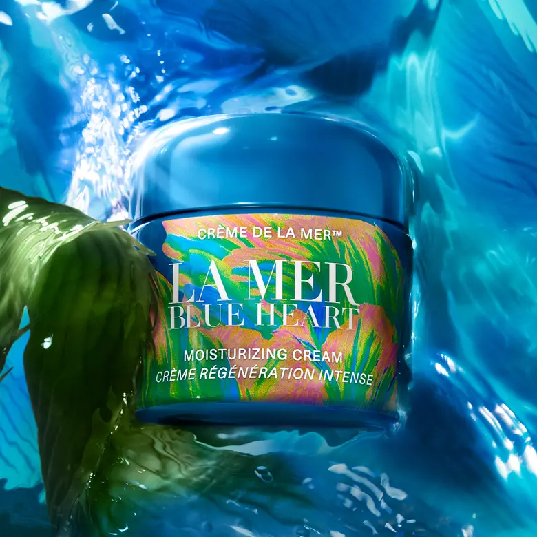 THE SEA SPEAKS. LET'S LISTEN. Discover the Mission of La Mer Blue Heart เสียงจากท้องทะเล…ถึงเราทุกคน ค้นพบพันธกิจของ La Mer Blue Heart