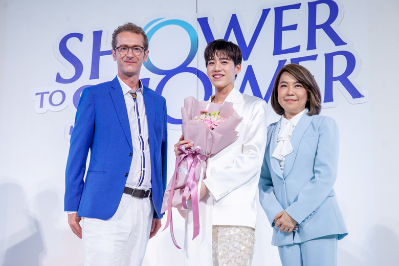 "ชาวเวอร์ ทู ชาวเวอร์" สุดปังส่ง "พีพี" รีแบรนด์ในรอบ 40 ปี" โชว์อาบน้ำกลางห้างปลุกตำนานเพลงโฆษณาที่โด่งดังในอดีต
