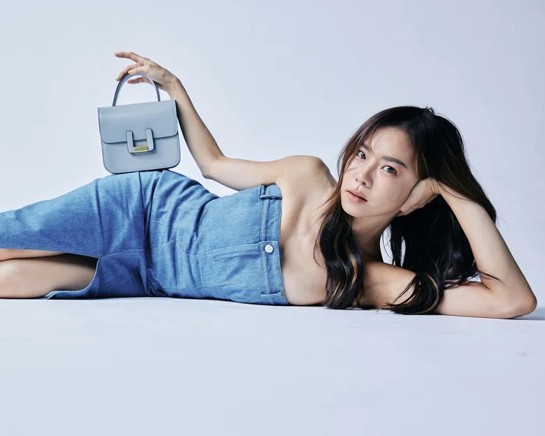 VERAPARIS ดึงคริส หอวัง ตัวแทนแฟชั่นนิสต้าของสาวมหานคร เป็นพรีเซ็นเตอร์ เปิดตัวกระเป๋า คอลเลคชั่นใหม่ U-Edition