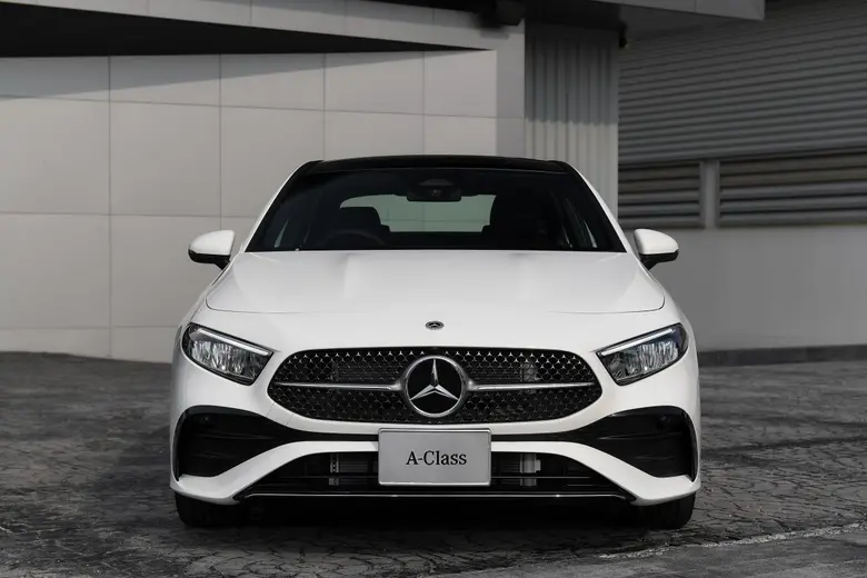 เมอร์เซเดส-เบนซ์ ปรับโฉมซีดานหรูไซส์คอมแพกต์ เปิดตัว The new A-Class โมเดลปี 2023