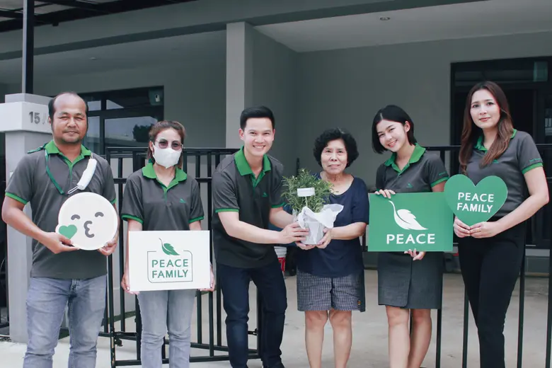 "พีซแอนด์ลีฟวิ่ง" ฉลองครบรอบเดือนเกิดอย่า...