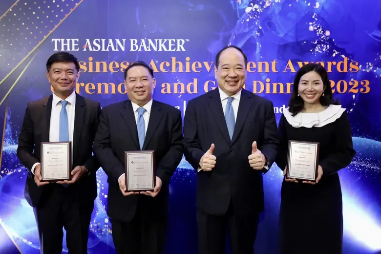 กวาด 3 รางวัล- นายพิพัฒน์ อัสสมงคล ผู้ช่ว...