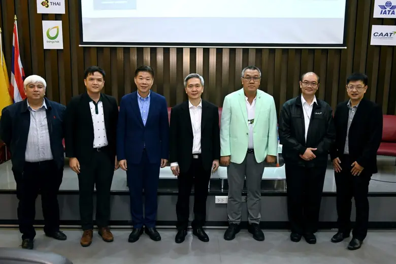นายธรรมรัตน์ ประยูรสุข รองกรรมการผู้จัดกา...
