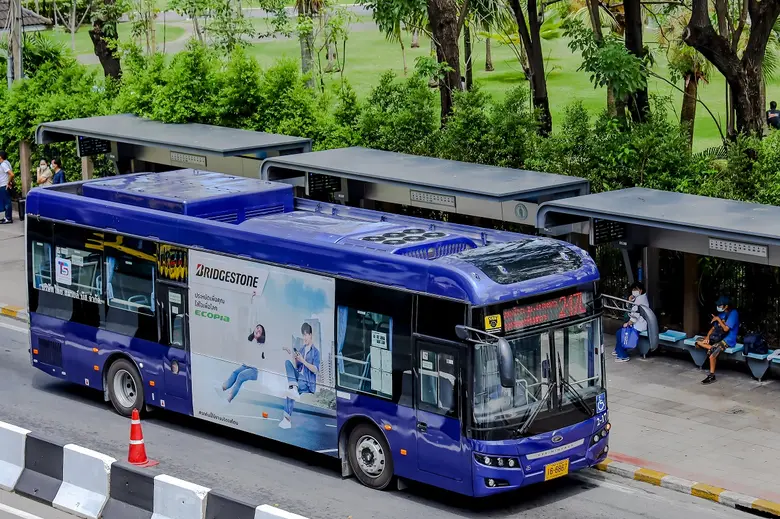 บริดจสโตนส่งมอบยางสำหรับรถโดยสารพลังงานไฟฟ้าแก่ไทย สมายล์ บัส ร่วมสนับสนุนสังคมไทยสู่สังคมแห่งยานยนต์พลังงานไฟฟ้าอย่างยั่งยืน