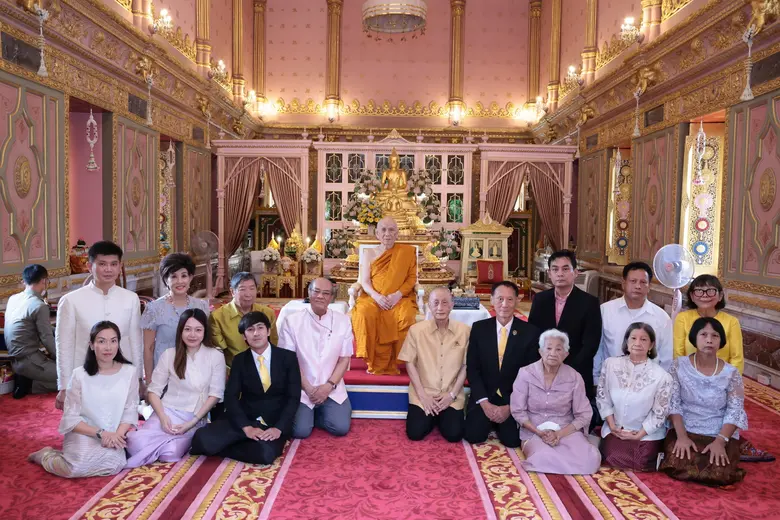 รองประธานกรรมการมูลนิธิภูมิพโลภิกขุ นำคณะกรรมการฯ เข้าเฝ้าสมเด็จพระสังฆราช ทูลถวายหนังสือ "แนะนำพระคัมภีร์ทางพระพุทธศาสนา"