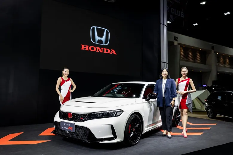 Honda Showcases its Sporty DNA led by the Civic Type R, Along with Other Vehicles Featuring Modulo Accessories and from the Honda One Make Race
