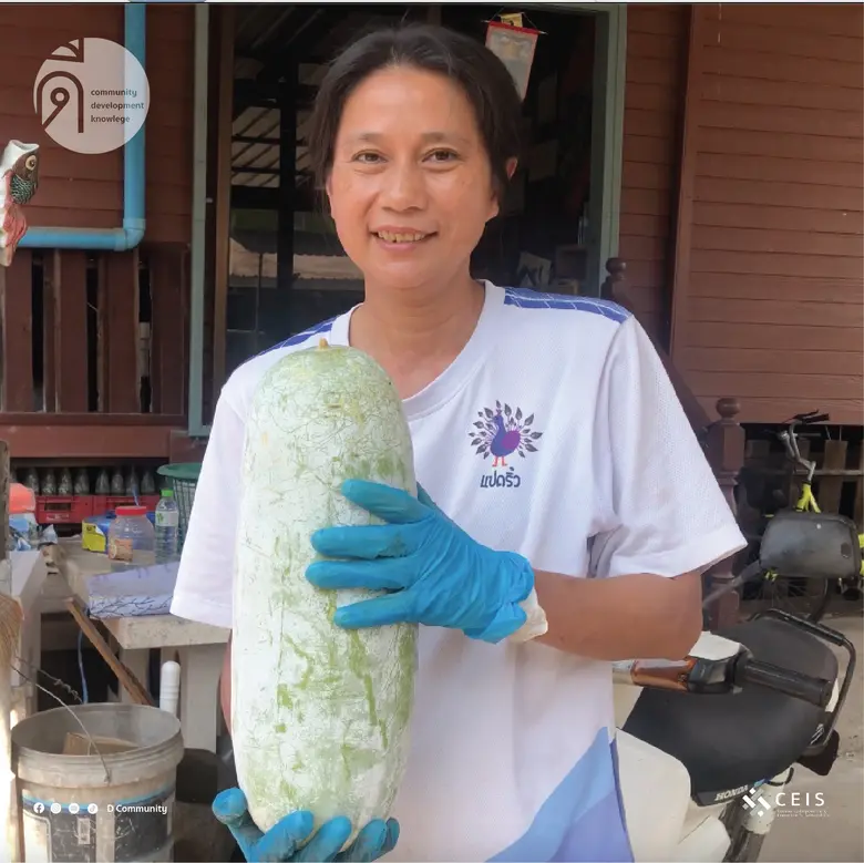 ชุมชนต้นแบบ ชุมชนหมู่ 2 ต.ท่าข้าม อ.บางปะกง จ.ฉะเชิงเทรา ชวนทุกคนมา "แปลงโฉมเศษอาหาร" เป็นปุ๋ยสารอาหารแน่น ทำใช้ก็ได้ ทำขายก็ดี