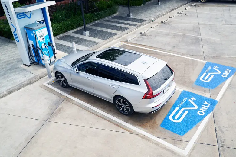 พลัซความสะดวก พลัซความครอบคลุมทุกการเดินทางช่วงวันหยุดกับ EV Station PluZ ด้วยสถานีชาร์จกว่า 400 แห่ง ครอบคลุม 77 จังหวัด ทั่วไทย