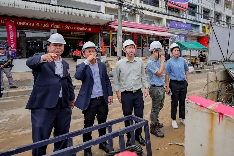 สจล. ลงพื้นที่เกิดเหตุสะพานยกระดับอ่อนนุช-ลาดกระบัง พังถล่ม คาดสาเหตุจากอุปกรณ์ตัวร้อยคานคอนกรีต (Launcher) รับน้ำหนักไม่ไหวจึงพลิกตัว