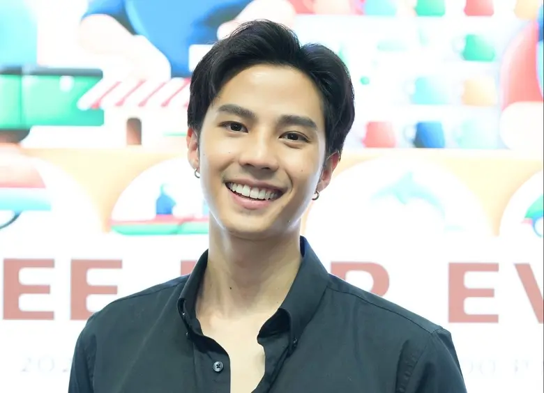 บังเอิญเจอนักแสดงหนุ่มหน้าใส "แบงค์ - ธิต...