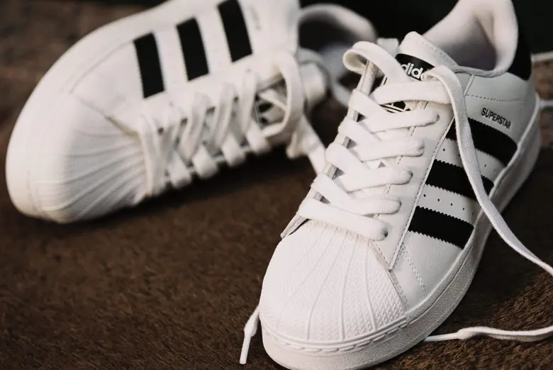 เป็นระยะเวลากว่า 50 ปีที่รองเท้า adidas S...