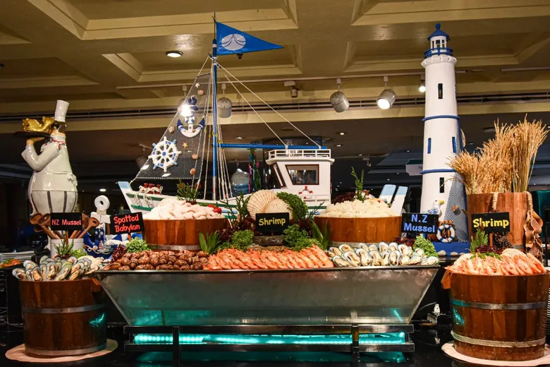 Come 6 Pay 5 : Seafood Buffet Lunch at the Emerald Coffee Shop