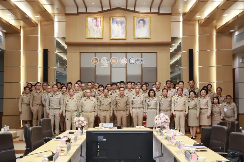 นายทรงศักดิ์ ทองศรี รัฐมนตรีช่วยว่าการกระ...