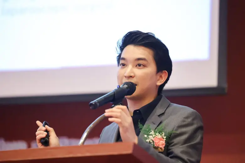 อาจารย์หมอไอซ์ แห่ง Amara Liposuction Center ตอกย้ำความเป็น KOL Trainer ด้านการดูดไขมันและกระชับผิว เป็นวิทยากรใน 5th SMART - The Future of Medicine 2023