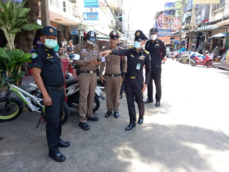 นายวัลลภ เกียรติวรศรีกุล ผู้อำนวยการเขตสั...