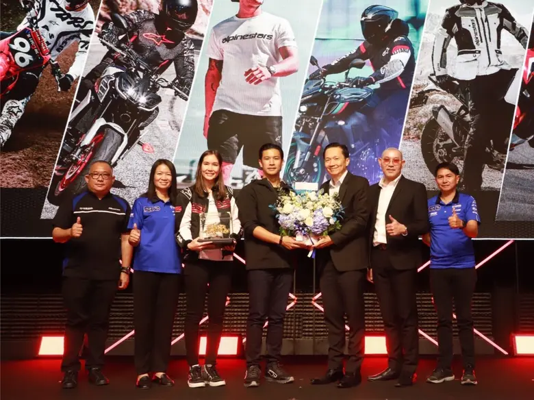 นายพงศธร เอื้อมงคลชัย รองประธานกรรมการบริหาร พร้อมค...