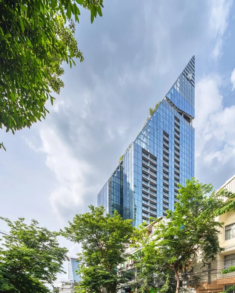 'เทตต์ สาทร ทเวลฟ์' โดย RML คว้ารางวัล Best Exposure Condo จาก Livinginsider Awards 2023 ตอกย้ำคอนโดฯ ลักชัวรี่ที่มีดีไซน์โดดเด่นที่สุดแห่งหนึ่งบนถนนสาทร ด้วยดีไซน์อาคารแบบ Iconic Slope