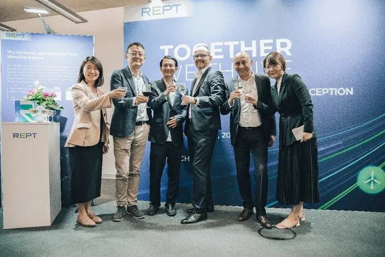 เรปต์ แบตเตอโร (REPT BATTERO) ผู้นำระดับโ...